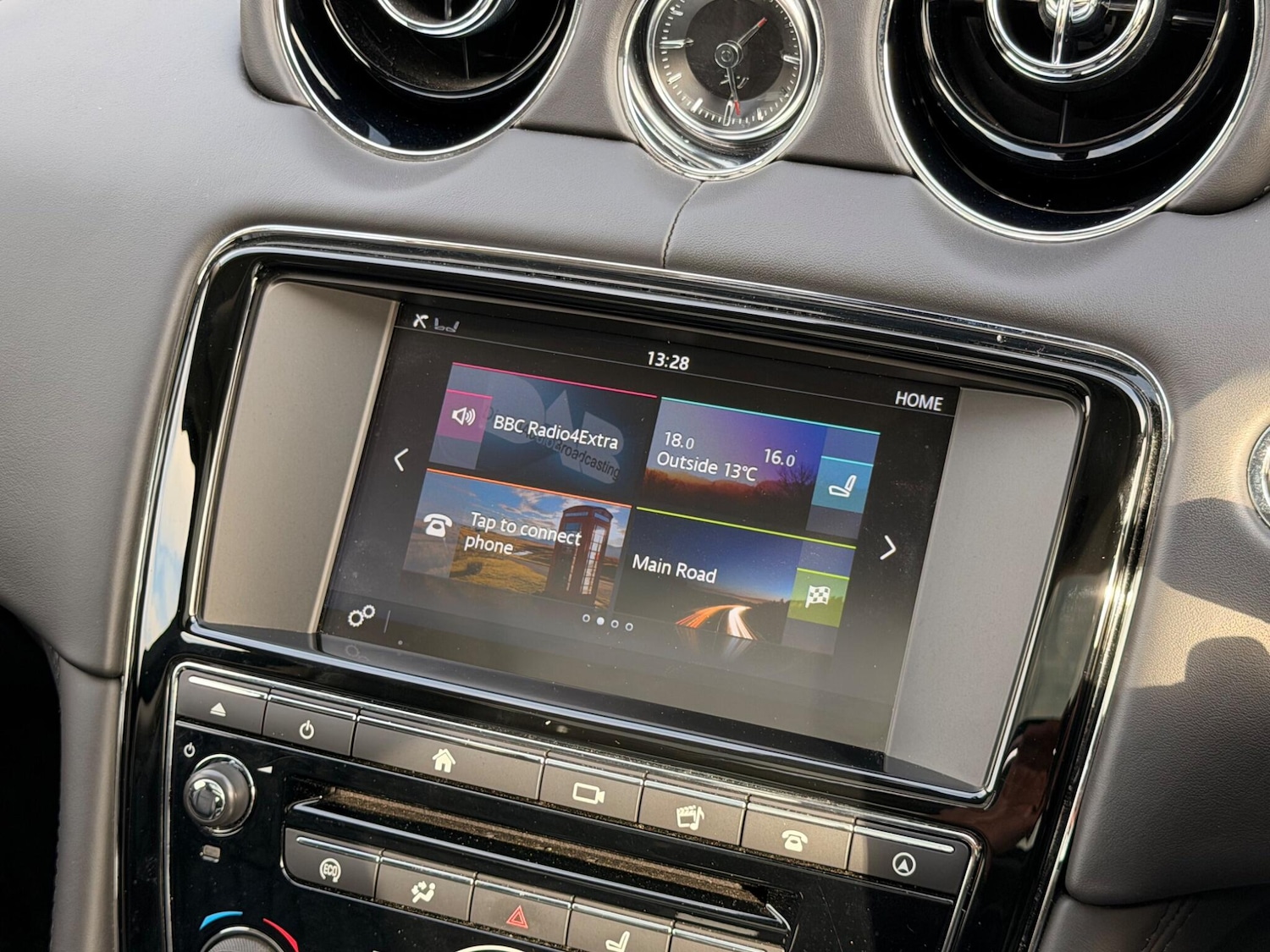 Used Jaguar XJ 2018 for sale - 77396317: Photo 42