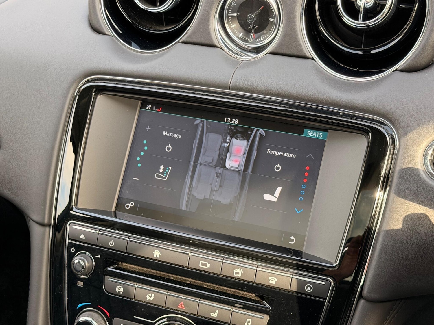 Used Jaguar XJ 2018 for sale - 77396317: Photo 43