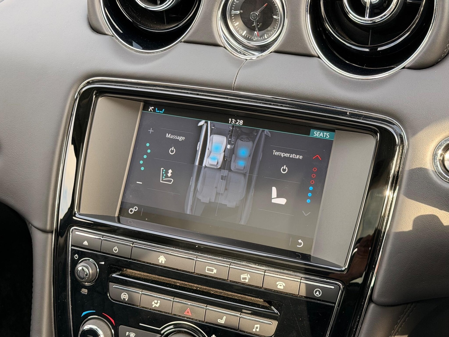 Used Jaguar XJ 2018 for sale - 77396317: Photo 44