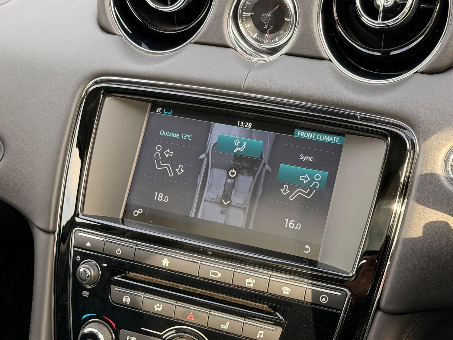 Used Jaguar XJ 2018 for sale - 77396317: Photo 45