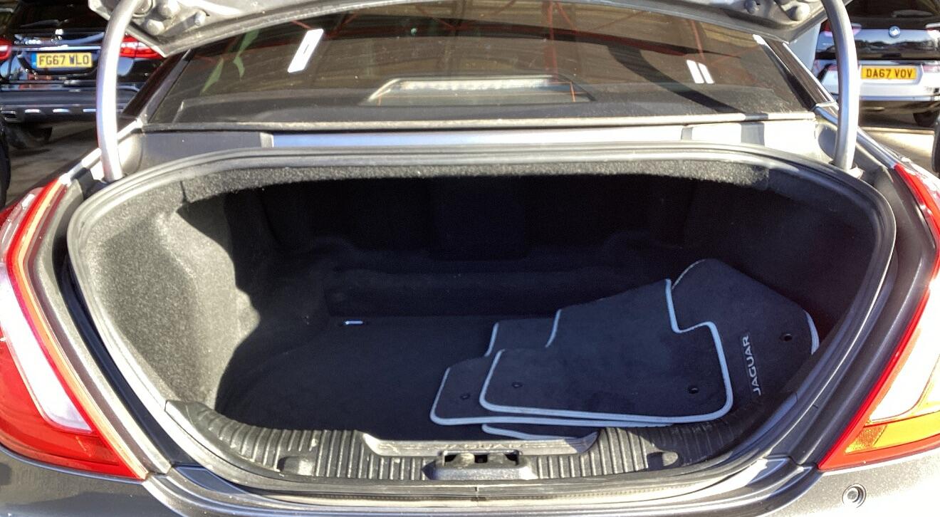 Used Jaguar XJ 2018 for sale - 77396317: Photo 8