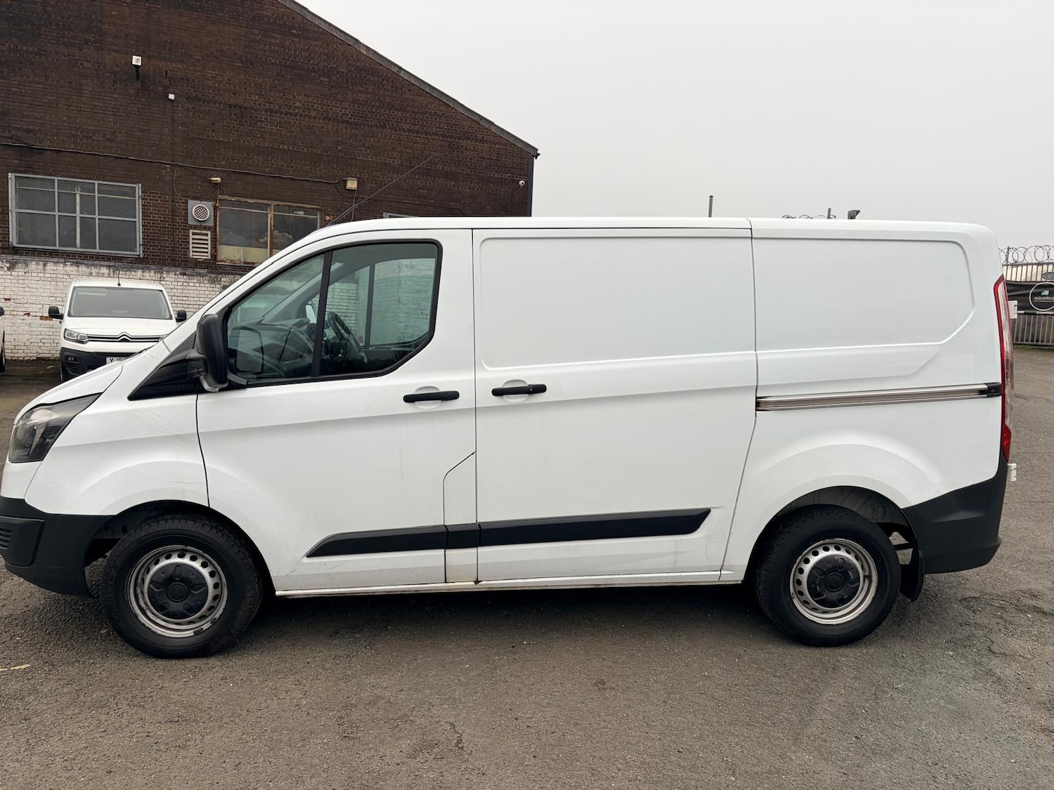 Used Ford Transit Custom 2017 for sale - 77804017: Photo 2