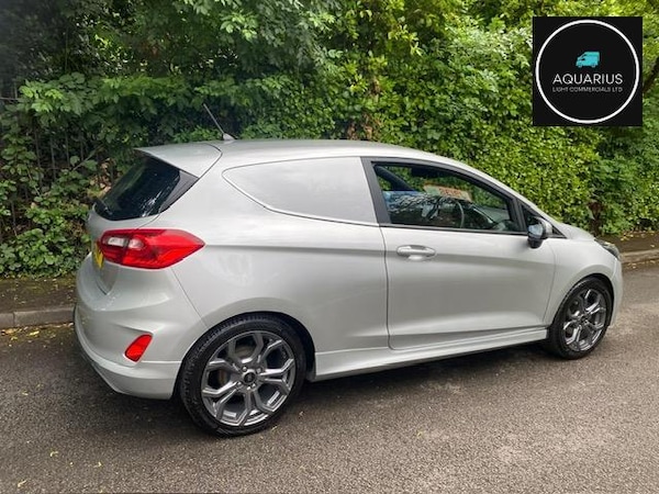 Used Ford Fiesta Van 2021 for sale - 75095552: Photo 1