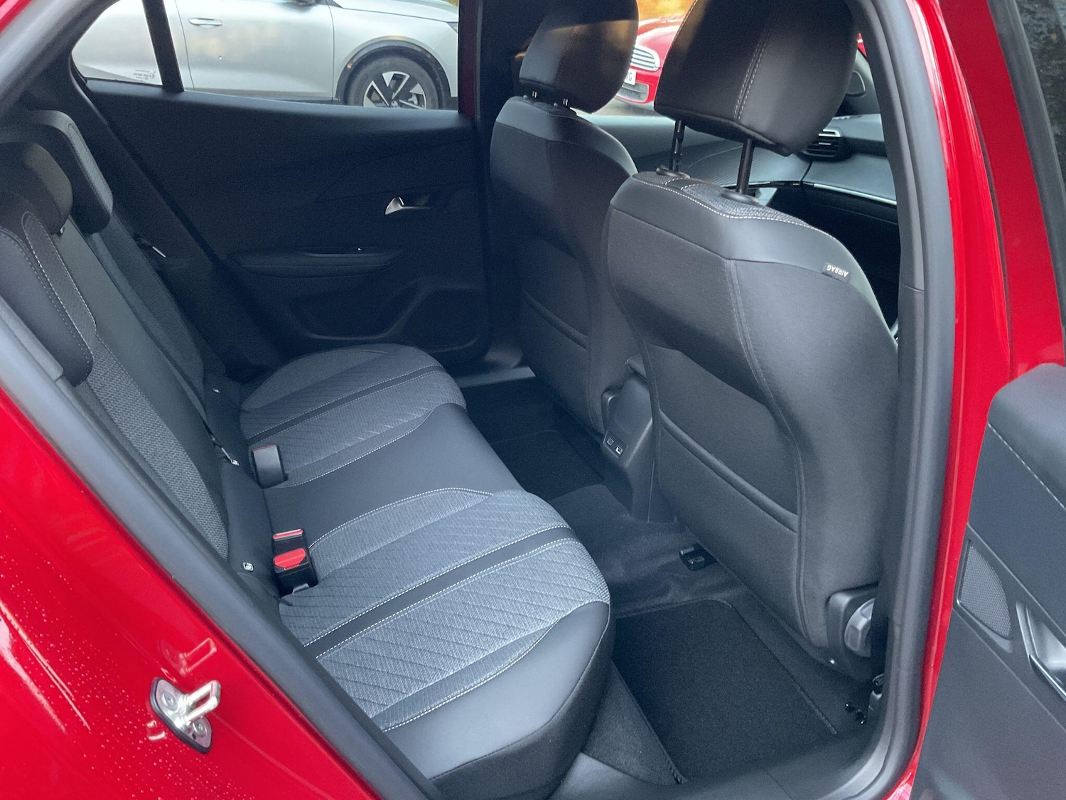 Used Peugeot 2008 2025 for sale - 76942617: Photo 12