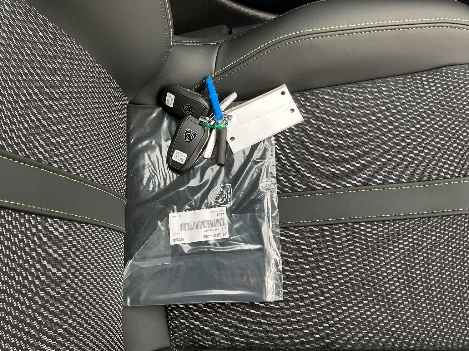 Used Peugeot E-208 for sale - 78215147: Photo 27