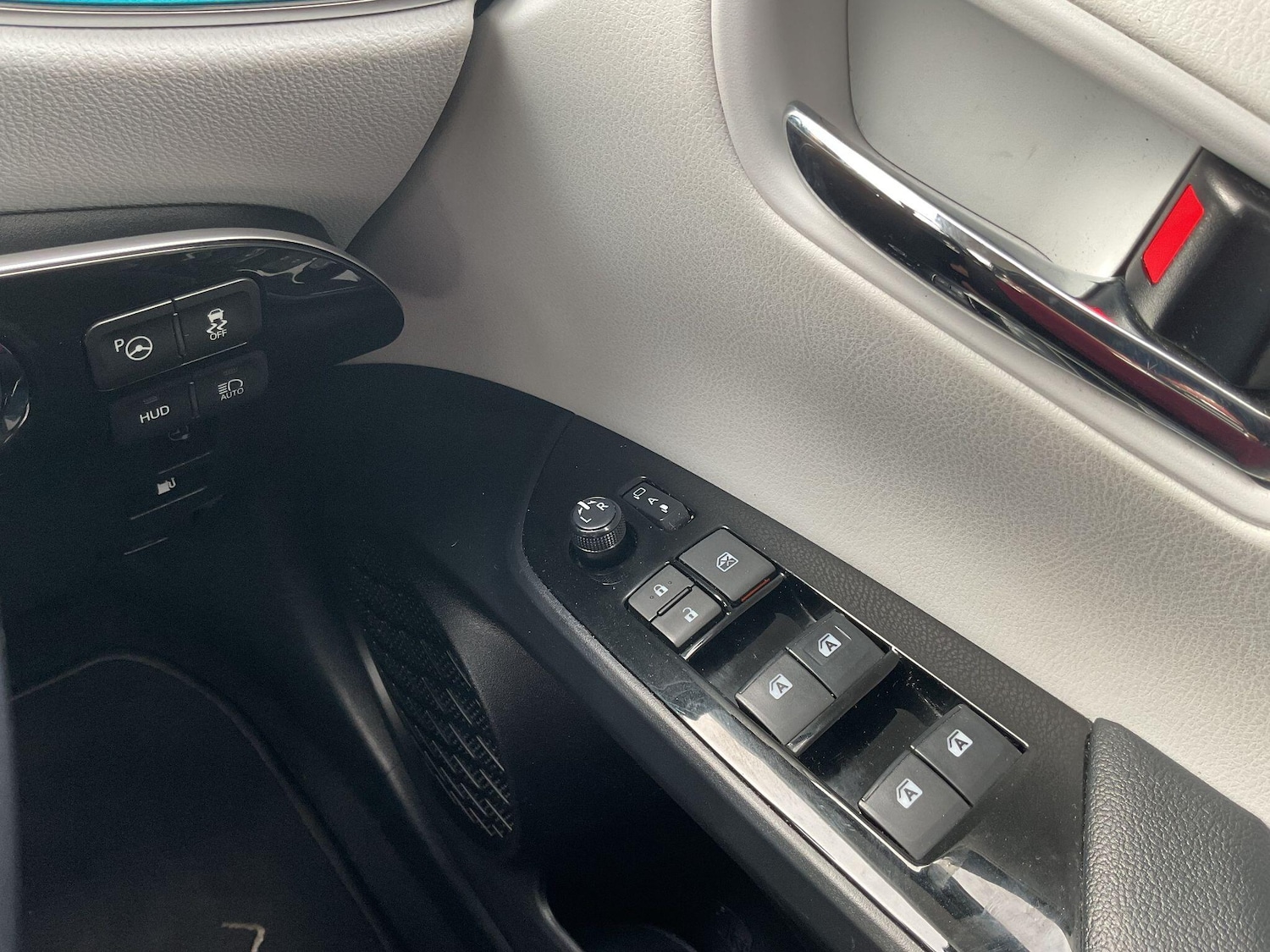 Used Toyota Prius 2018 for sale - 78046717: Photo 27