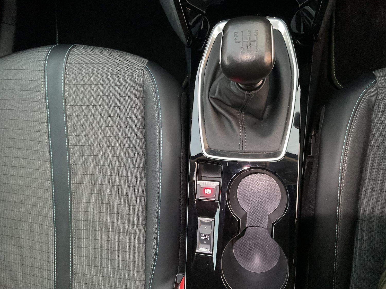 Used Peugeot 2008 2022 for sale - 76498980: Photo 13