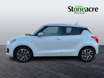 Used Suzuki Swift 2023 for sale - 77060373: Photo