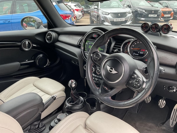 Used MINI Convertible 2016 for sale - 76247203: Photo 11