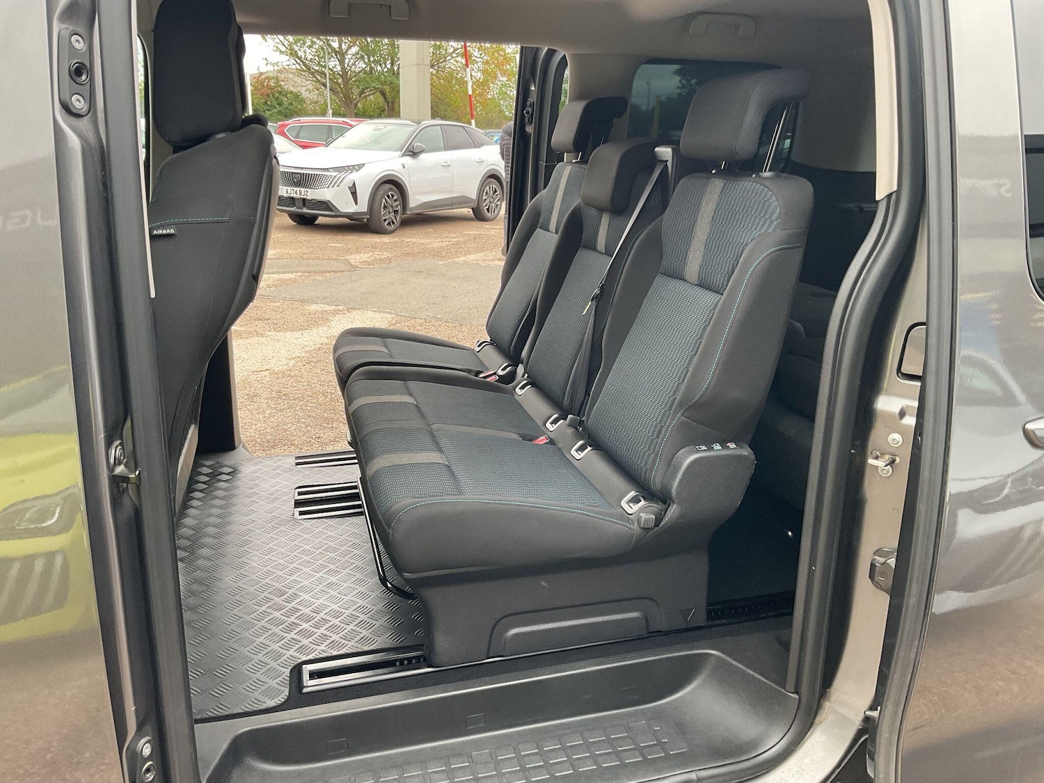 Used Peugeot Traveller 2021 for sale - 76284045: Photo 15