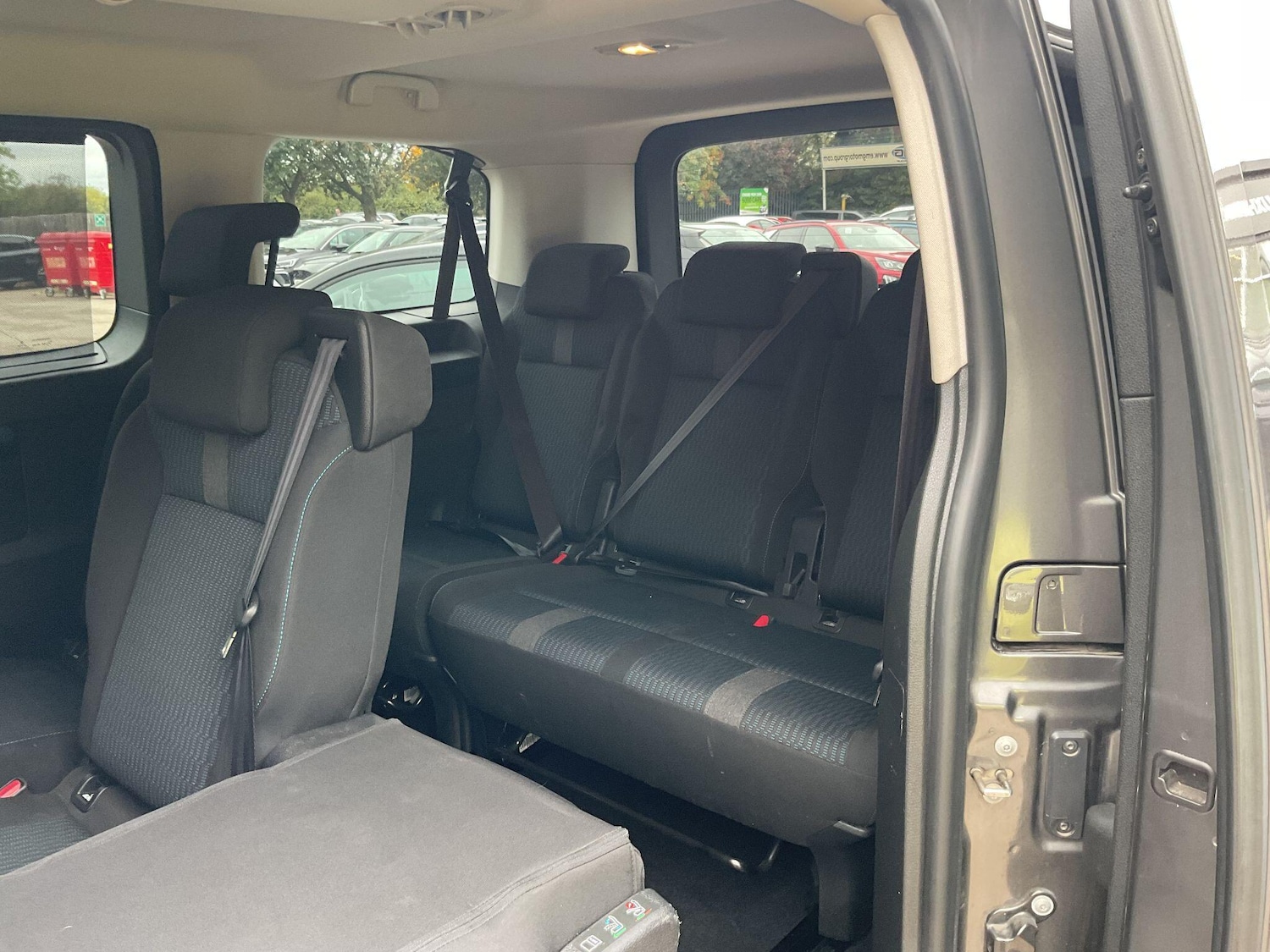 Used Peugeot Traveller 2021 for sale - 76284045: Photo 18