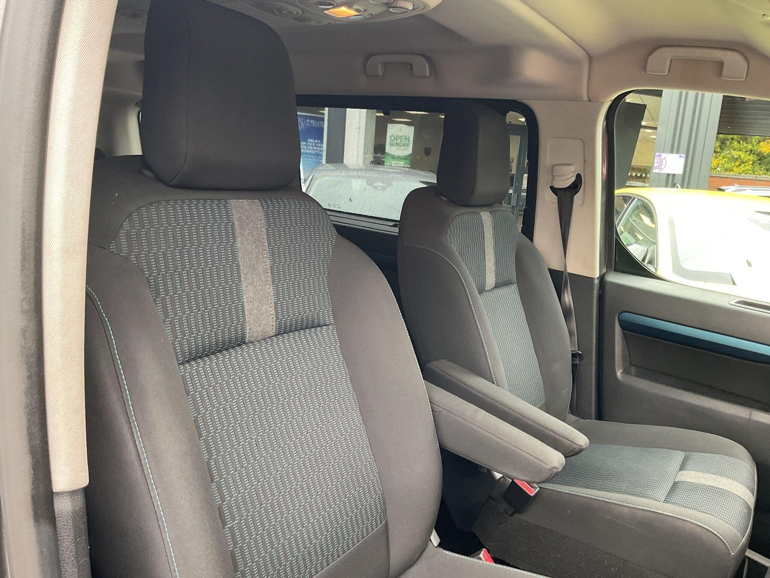 Used Peugeot Traveller 2021 for sale - 76284045: Photo 25