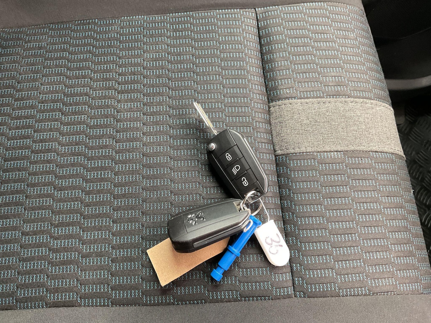 Used Peugeot Traveller 2021 for sale - 76284045: Photo 30