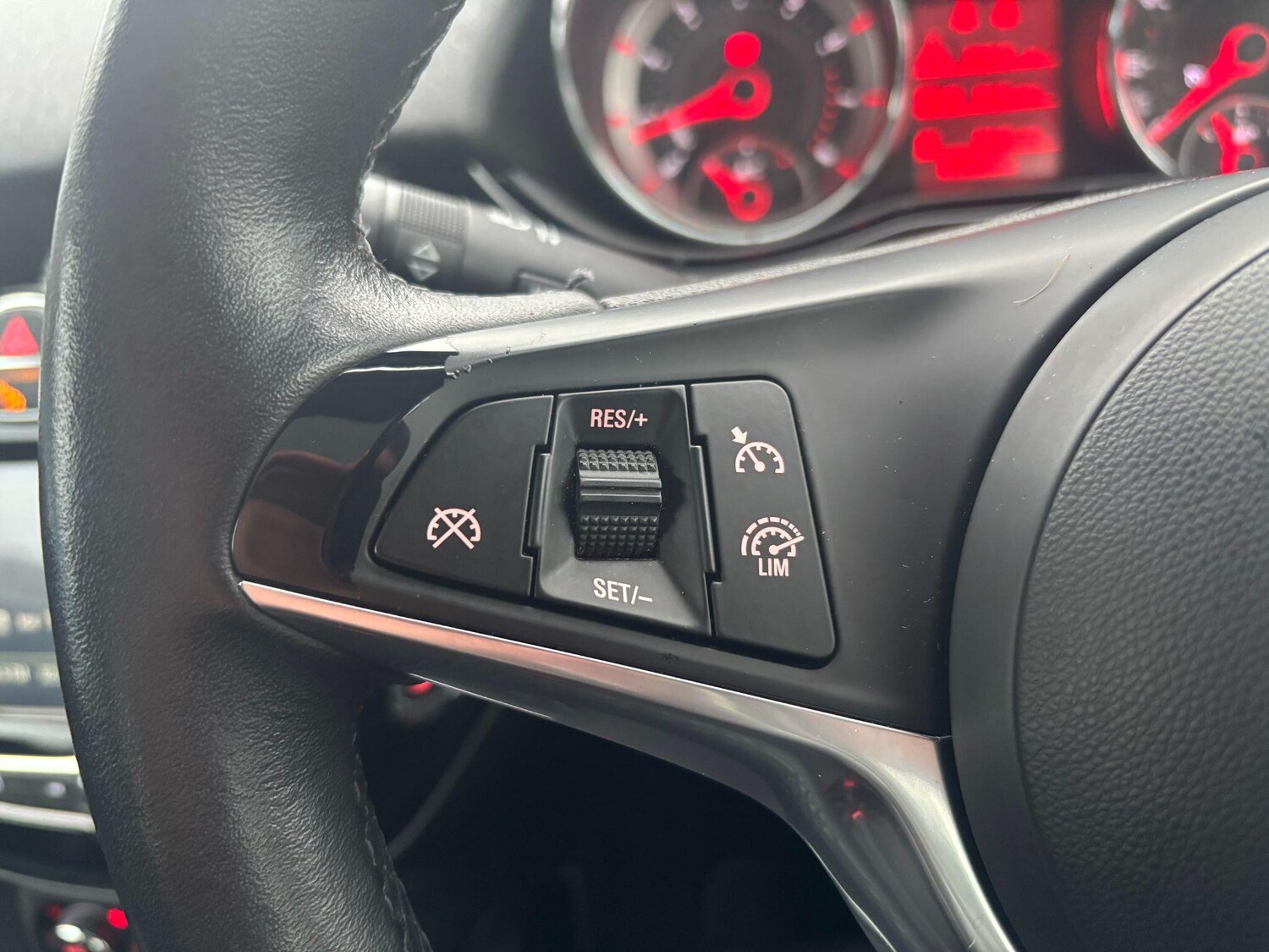 Used Vauxhall ADAM 2017 for sale - 77400503: Photo 12