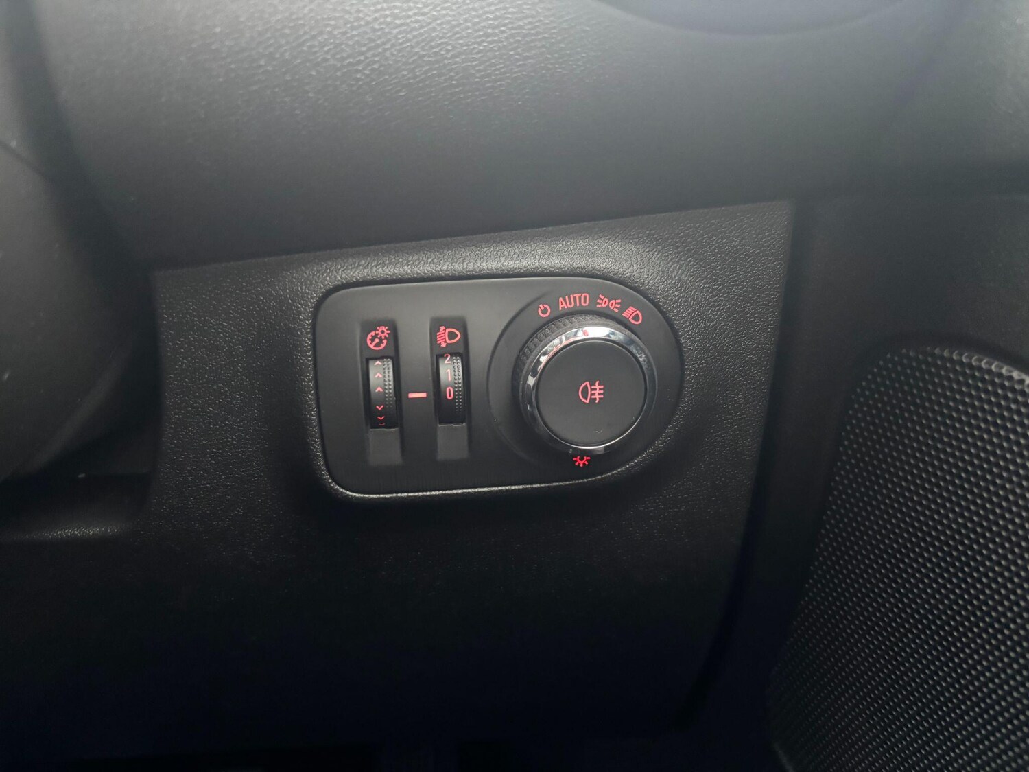 Used Vauxhall ADAM 2017 for sale - 77400503: Photo 13