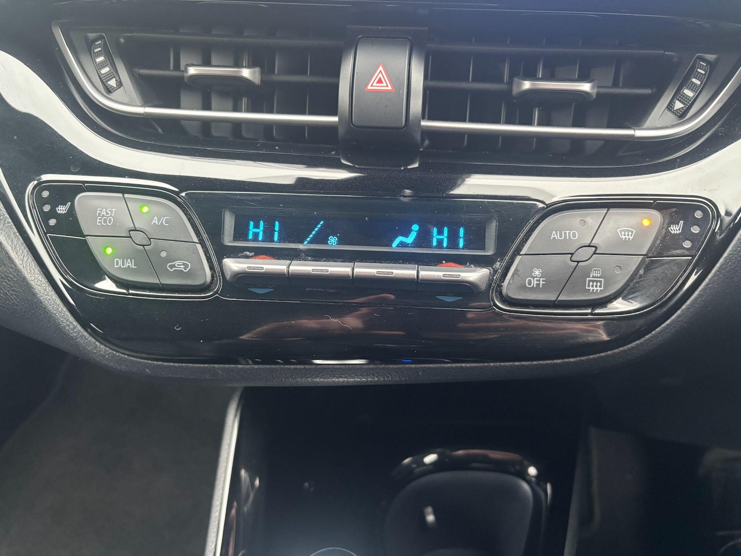 Used Toyota C-HR 2019 for sale - 77612533: Photo 14