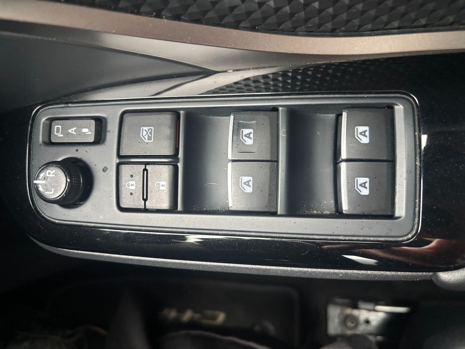 Used Toyota C-HR 2019 for sale - 77612533: Photo 16