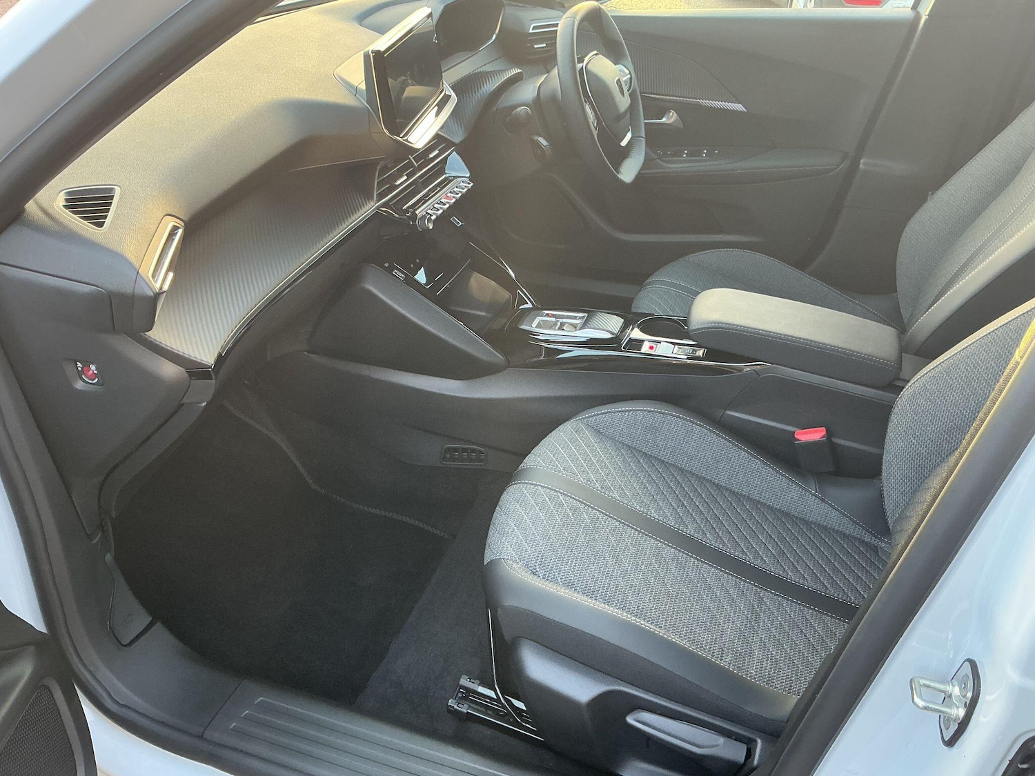 Used Peugeot 2008 2025 for sale - 77575075: Photo 10