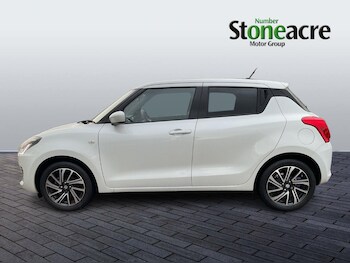 Used Suzuki Swift 2021 for sale - 77455056: Photo