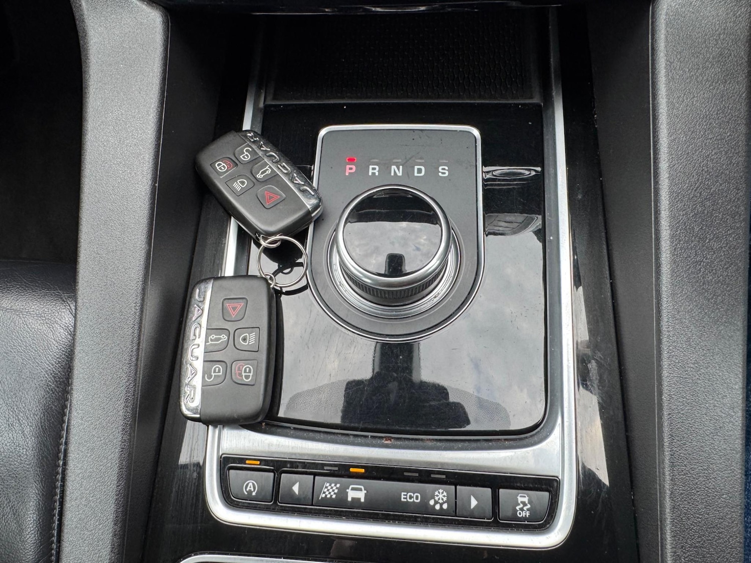 Used Jaguar F-Pace 2016 for sale - 76658637: Photo 24