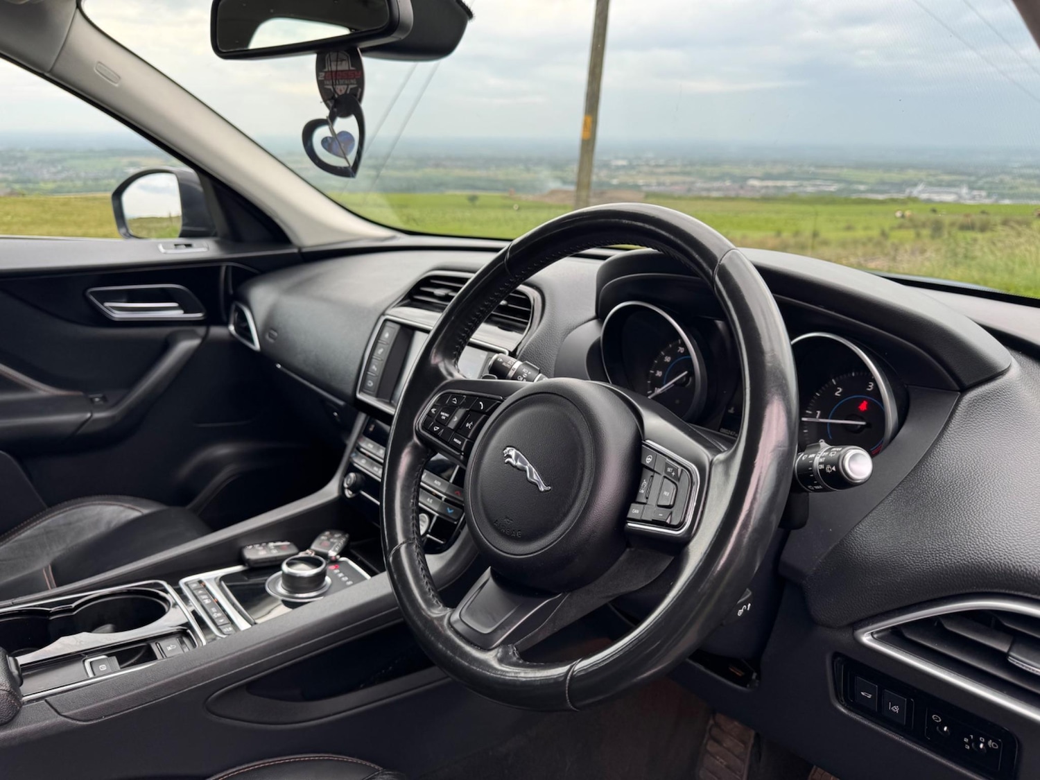 Used Jaguar F-Pace 2016 for sale - 76658637: Photo 28