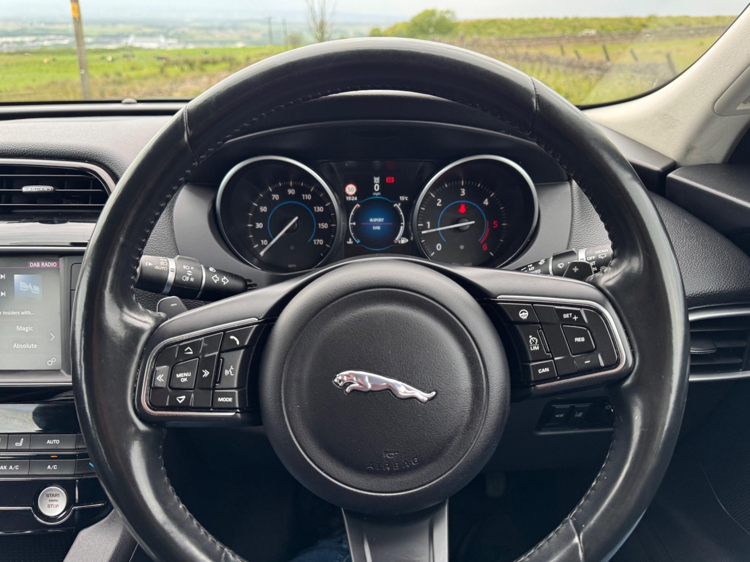 Used Jaguar F-Pace 2016 for sale - 76658637: Photo 56