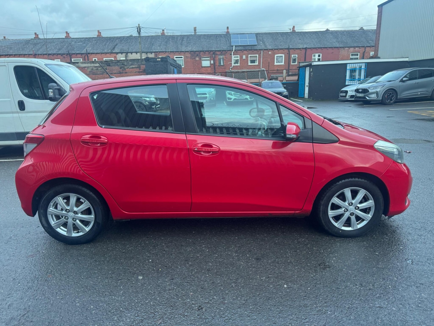 Used Toyota Yaris 2013 for sale - 76657366: Photo 10