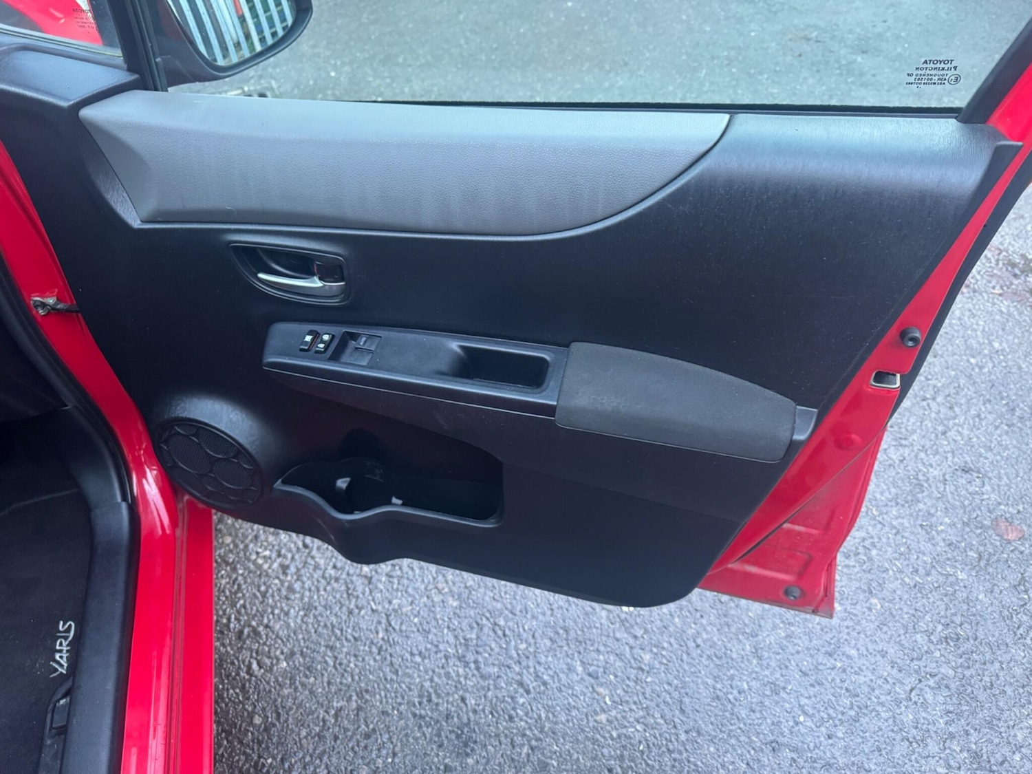 Used Toyota Yaris 2013 for sale - 76657366: Photo 19