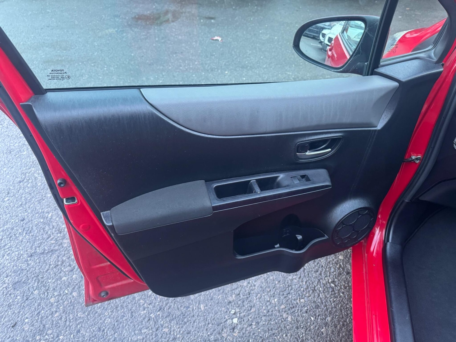 Used Toyota Yaris 2013 for sale - 76657366: Photo 20