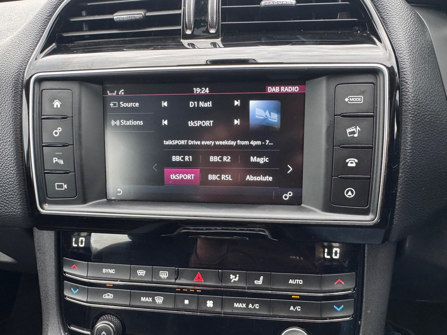 Used Jaguar F-Pace 2016 for sale - 77599141: Photo 51