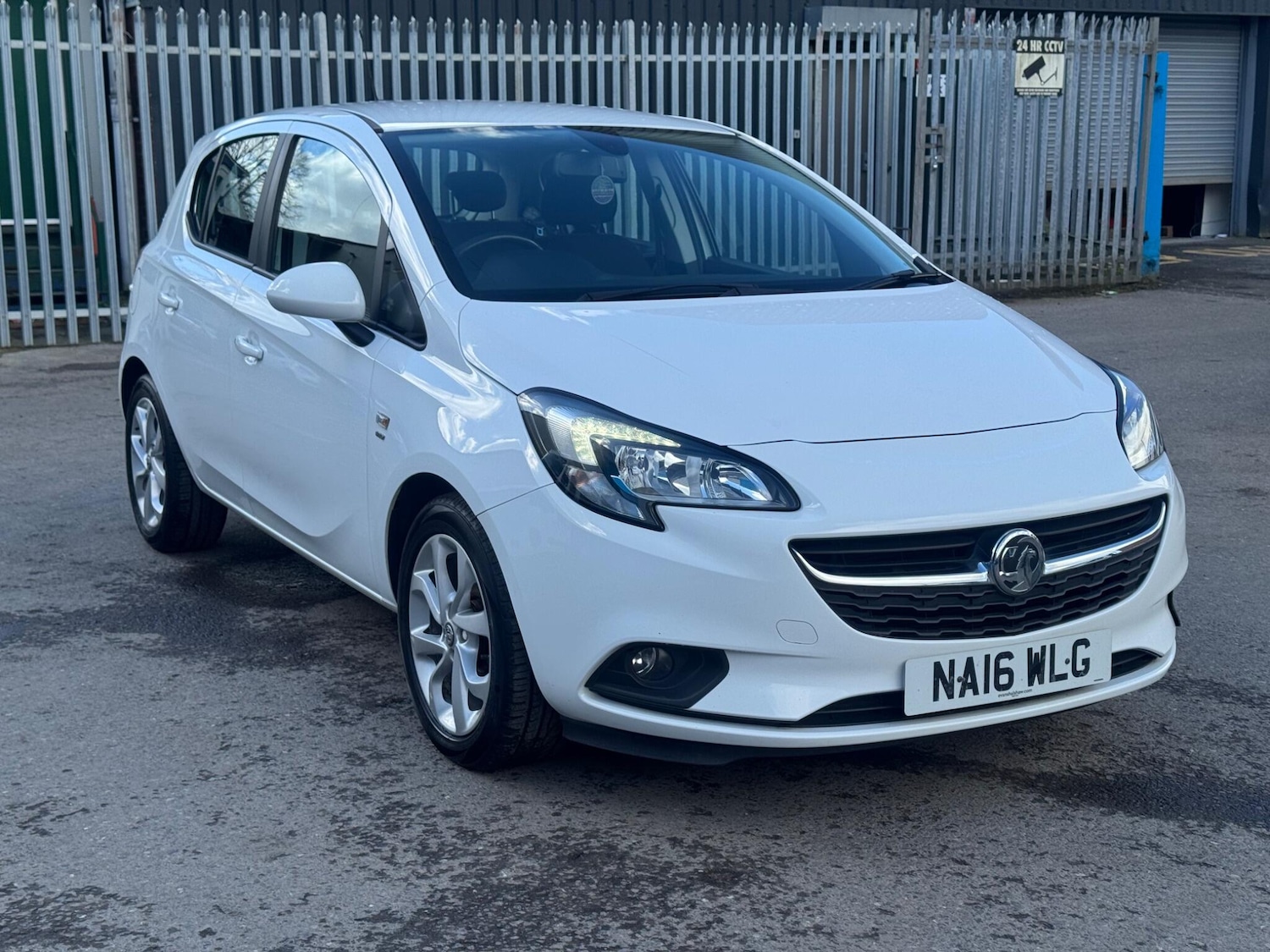 Used Vauxhall Corsa 2016 for sale - 77982567: Photo 1