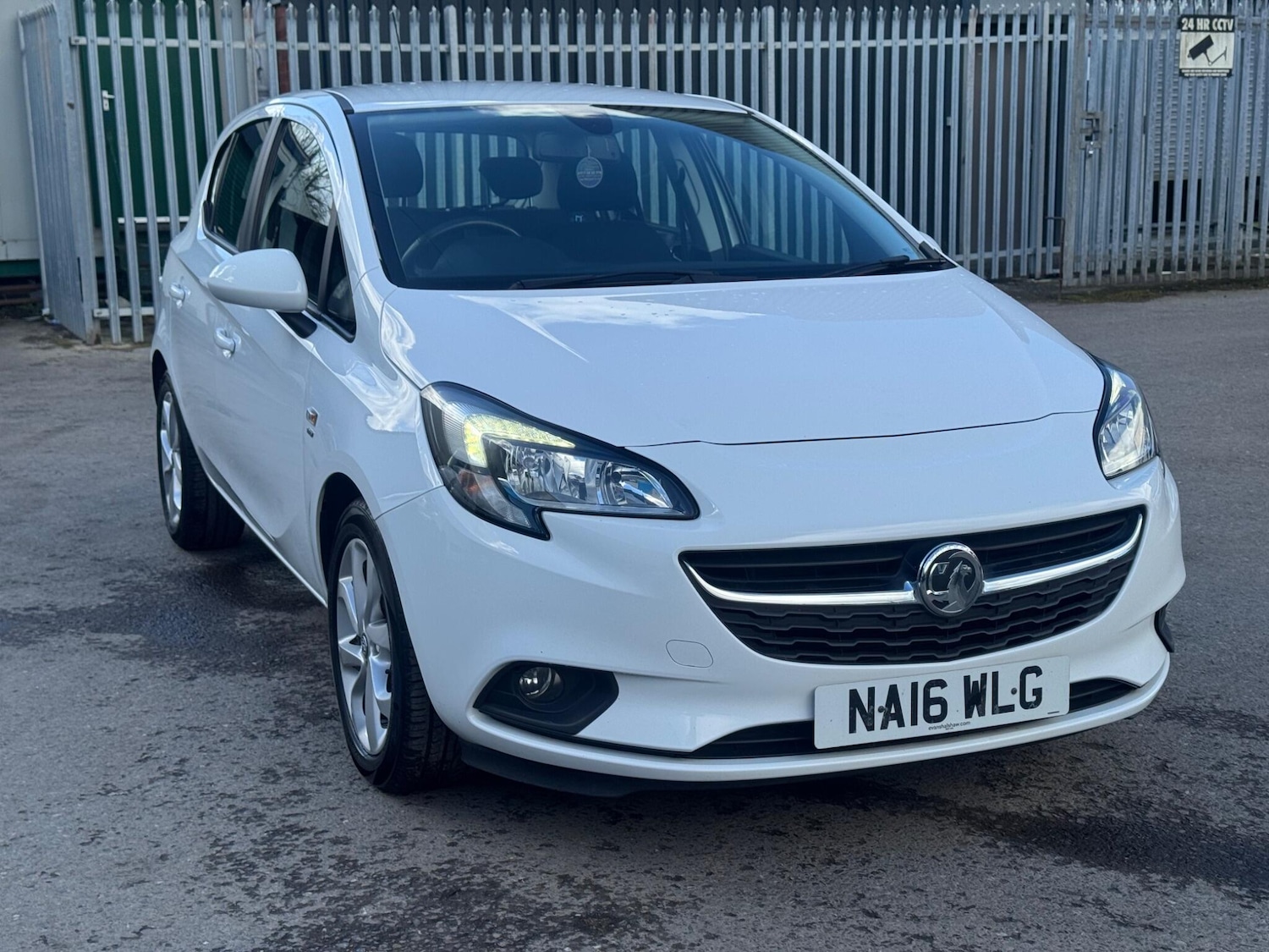 Used Vauxhall Corsa 2016 for sale - 77982567: Photo 6