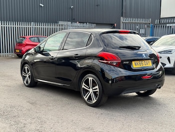 Used Peugeot 208 2015 for sale - 79121491: Photo