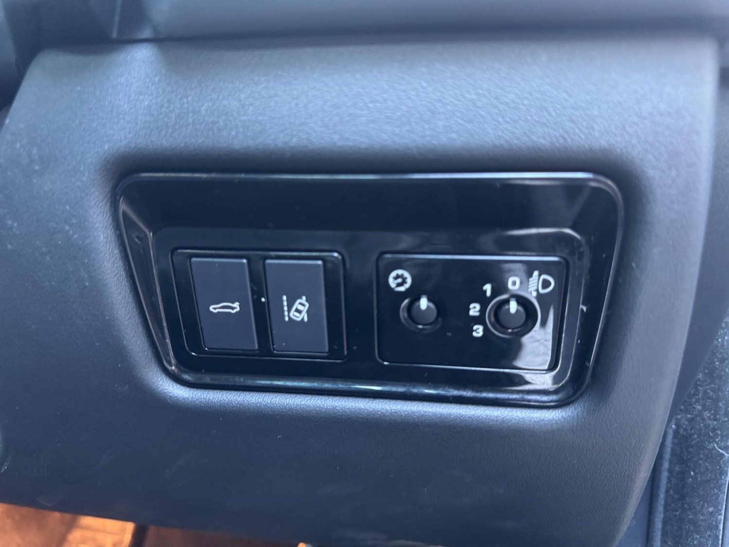 Used Jaguar XE 2016 for sale - 77190553: Photo 25