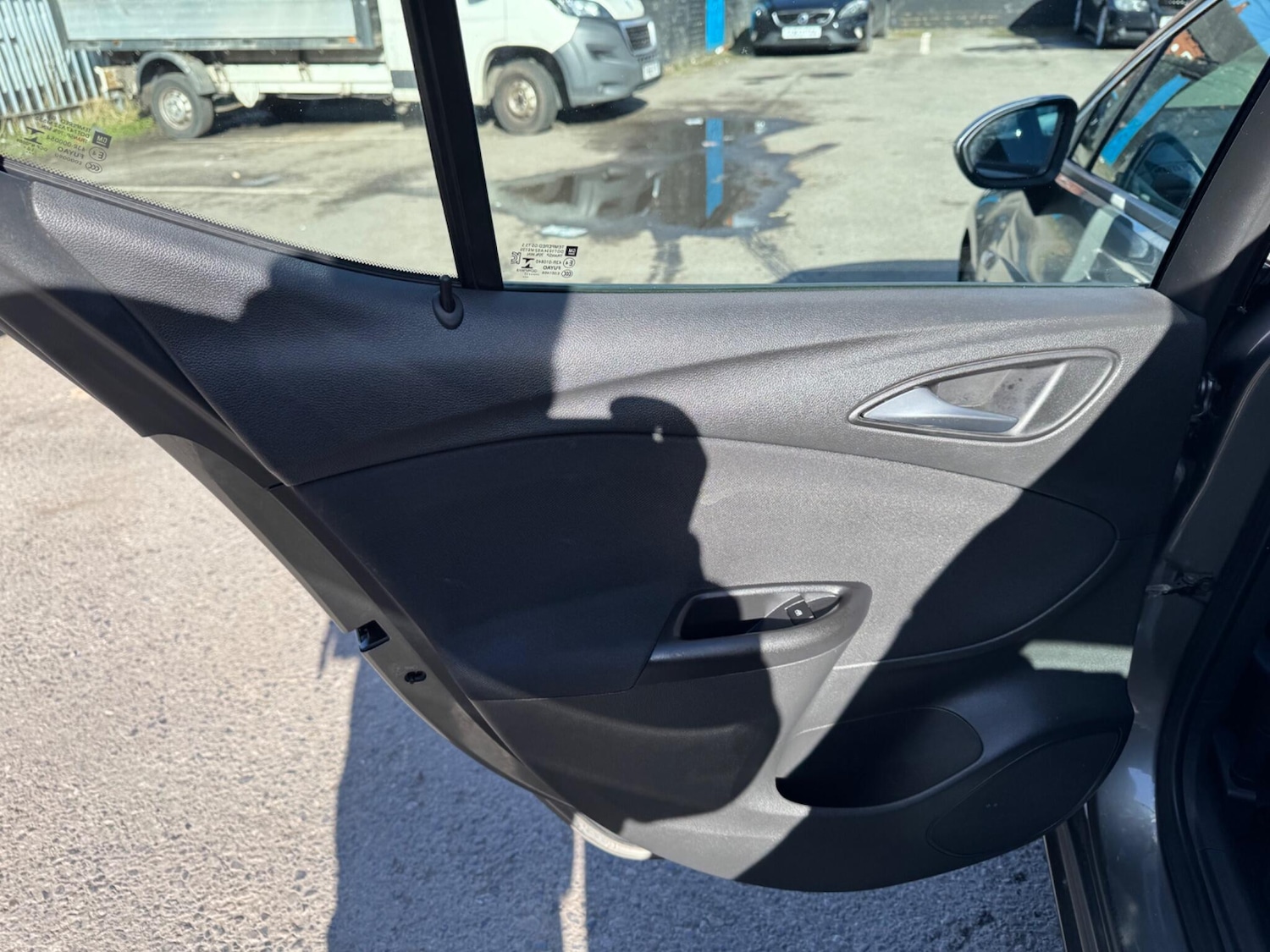 Used Vauxhall Astra for sale - 77982489: Photo 28