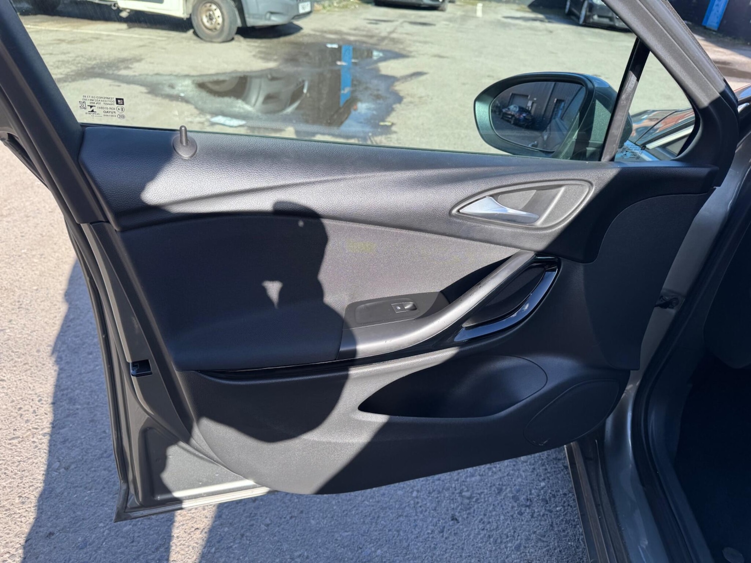 Used Vauxhall Astra for sale - 77982489: Photo 30