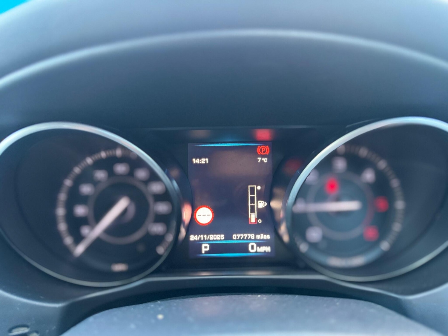 Used Jaguar XE 2016 for sale - 76688555: Photo 37