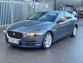 Used Jaguar XE 2016 for sale - 76688555: Photo