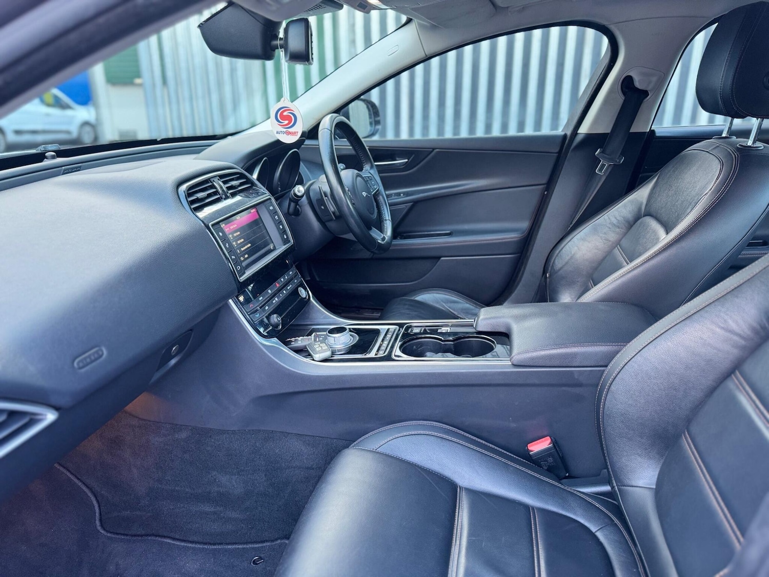 Used Jaguar XE 2016 for sale - 76688555: Photo 40