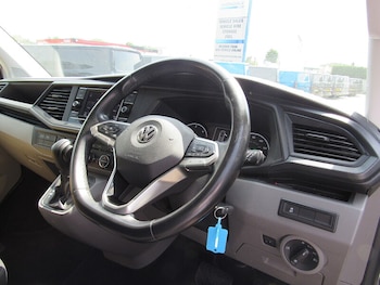 Used Volkswagen Transporter Shuttle 2020 for sale - 78975661: Photo