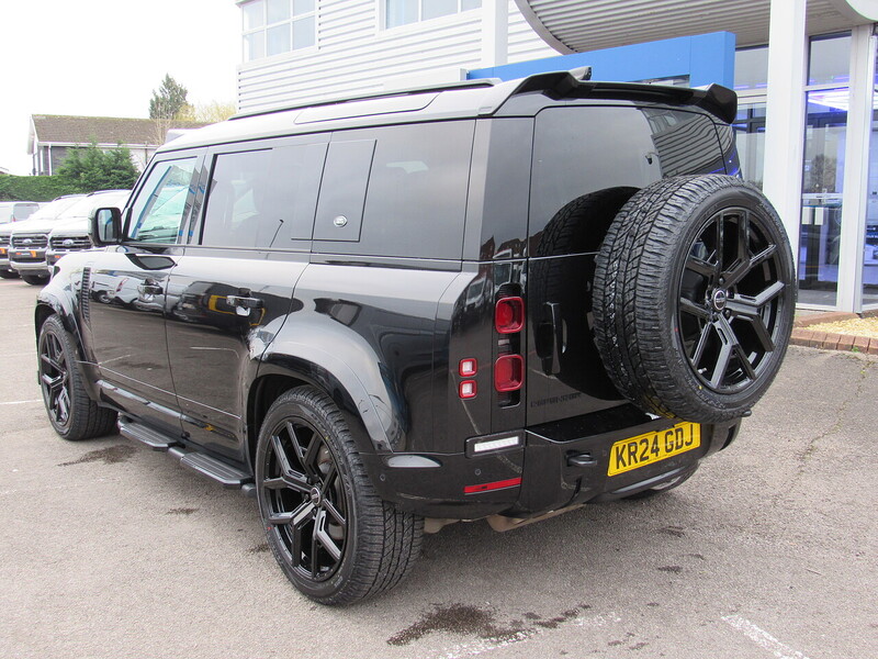 Used Land Rover Defender 2024 for sale - 77735139: Photo 5