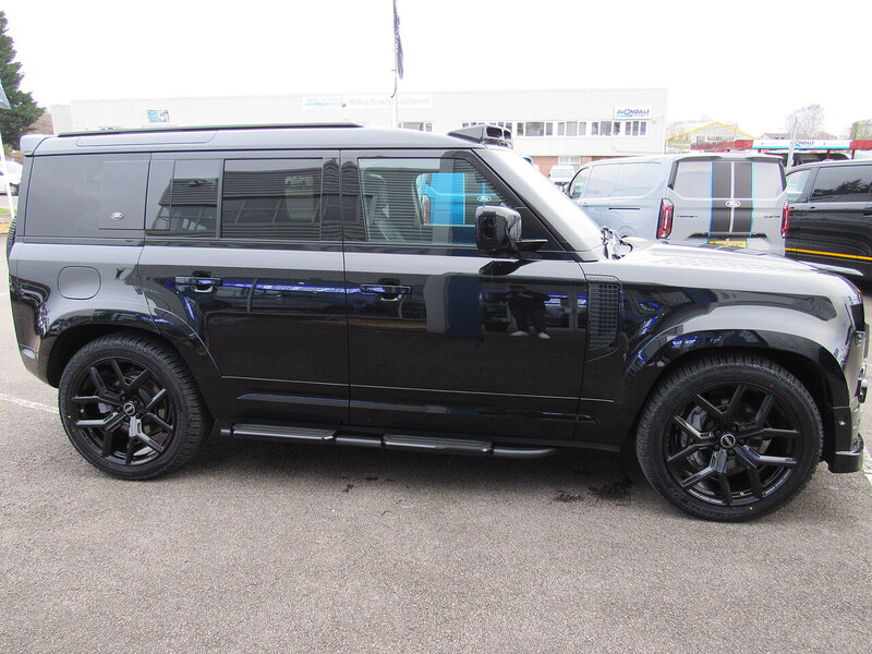 Used Land Rover Defender 2024 for sale - 77735139: Photo 8