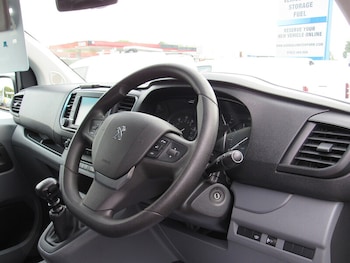 Used Peugeot Expert 2019 for sale - 76009314: Photo
