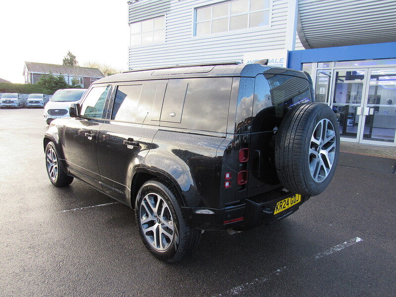 Used Land Rover Defender 110 2024 for sale - 76986515: Photo 2