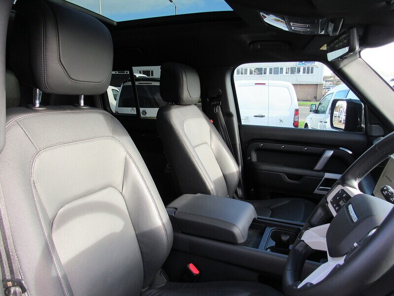 Used Land Rover Defender 2024 for sale - 76798859: Photo 5