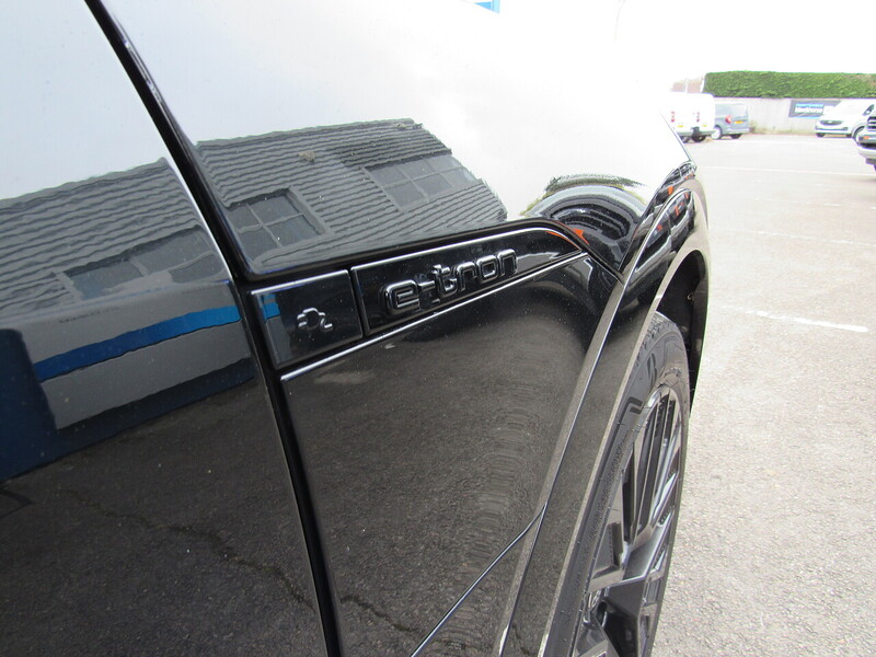 Used Audi Q8 e-tron 2023 for sale - 77998328: Photo 19