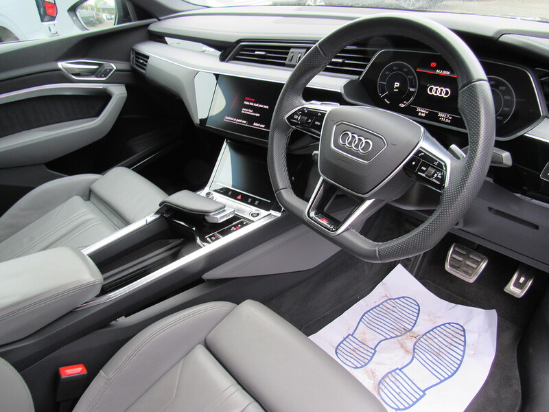 Used Audi Q8 e-tron 2023 for sale - 77998328: Photo 3