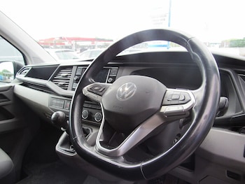 Used Volkswagen Transporter 2022 for sale - 78412900: Photo