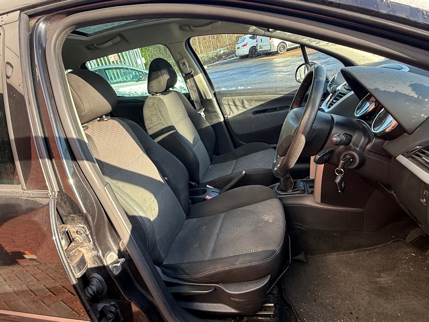 Used Peugeot 207 2010 for sale - 77085552: Photo 12