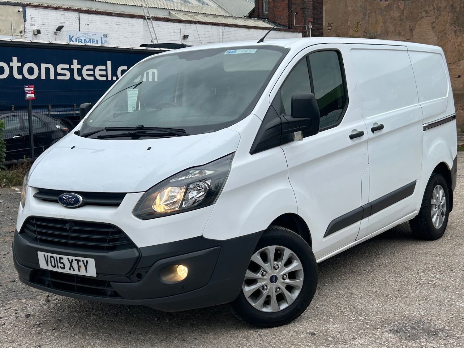Used Ford Transit Custom 2015 for sale - 77041496: Photo 2